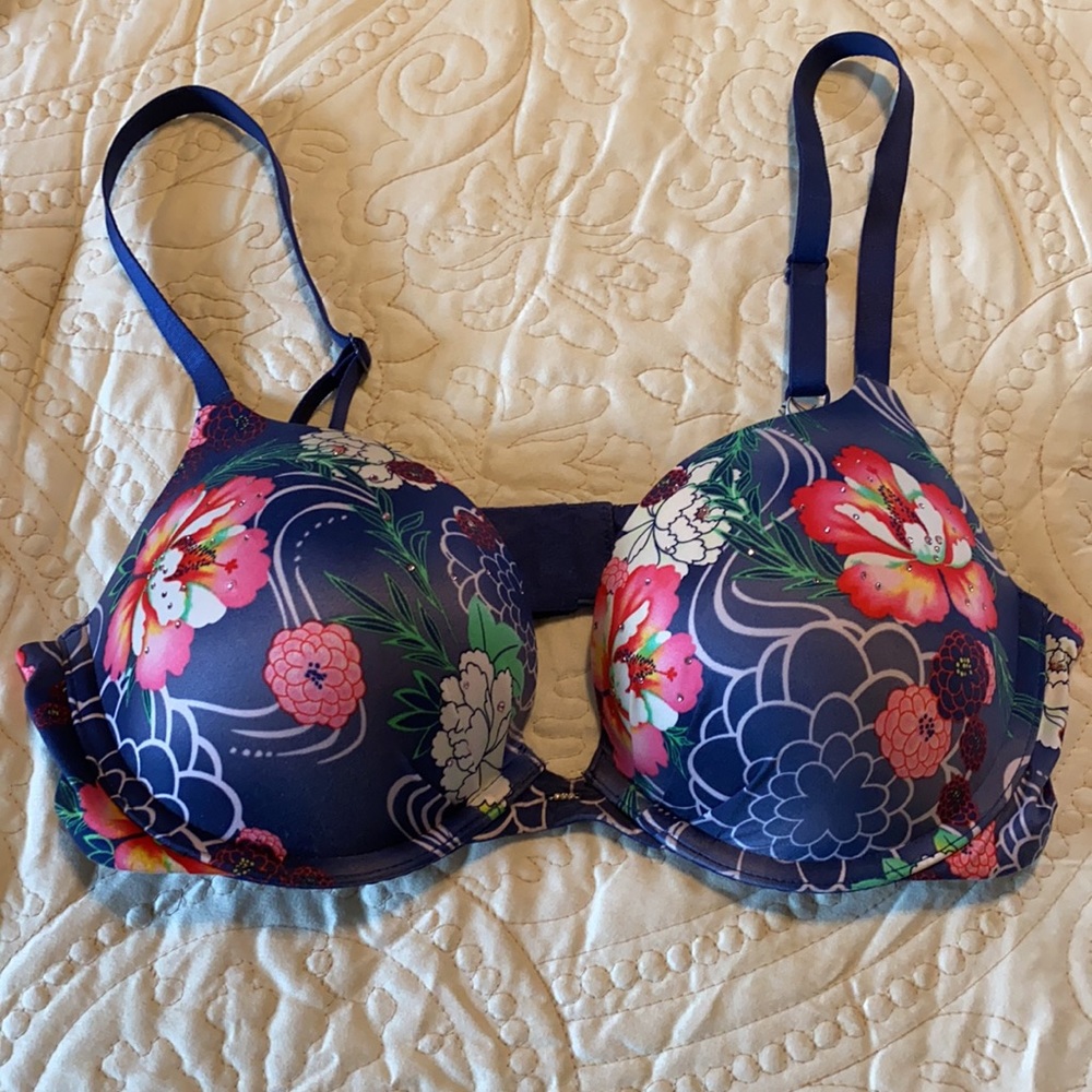 Victoria’s Secret push-up bra